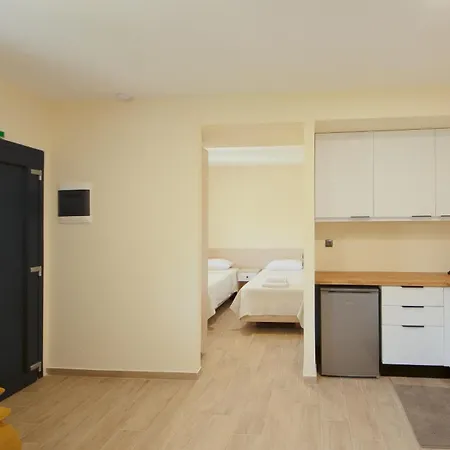 Shallow House Λευκίμμη